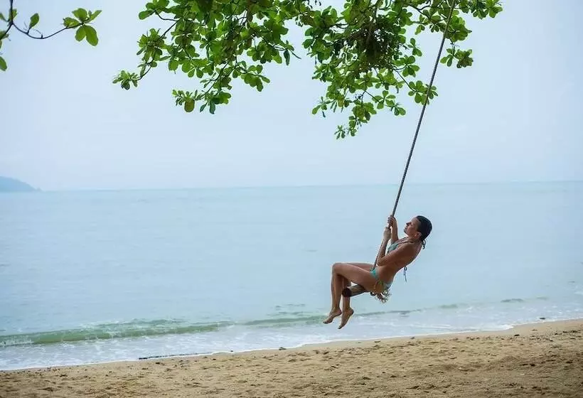 The Tropical Beach Resort