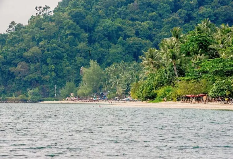 The Tropical Beach Resort