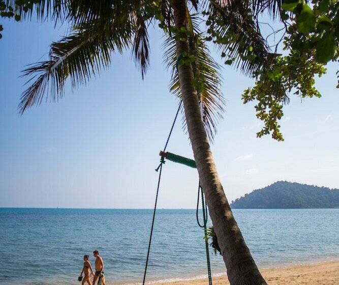 The Tropical Beach Resort