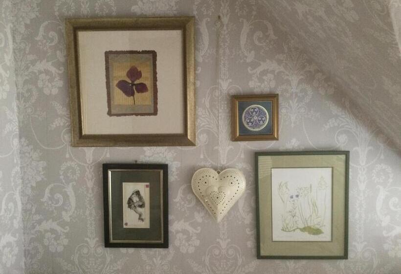 צימר Nether Dallachy Farmhouse