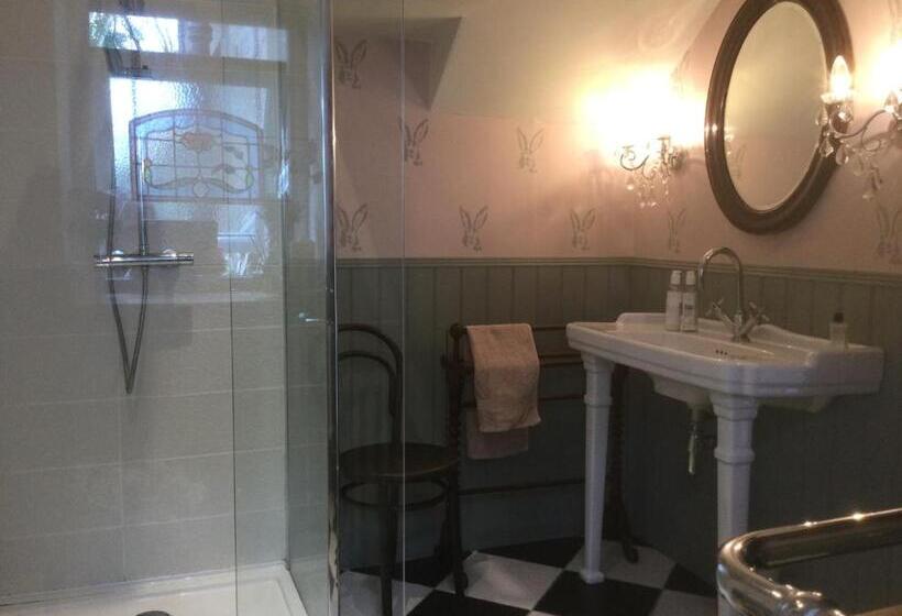 צימר Nether Dallachy Farmhouse