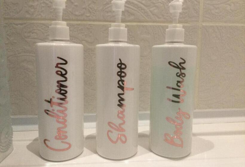 צימר Nether Dallachy Farmhouse