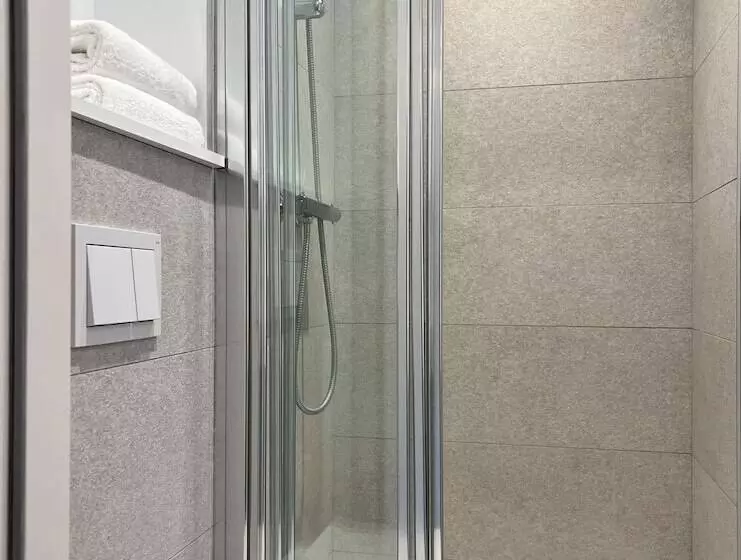 Hotelli Kyriad Direct Narbonne Sud