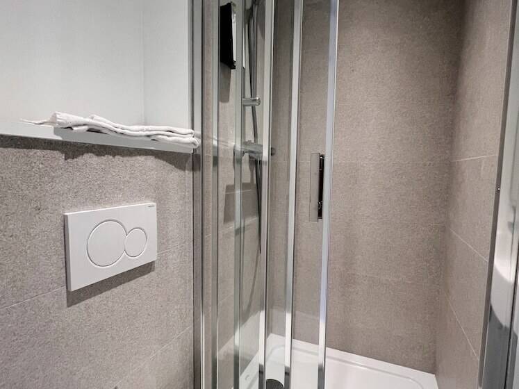 هتل Kyriad Direct Narbonne Sud