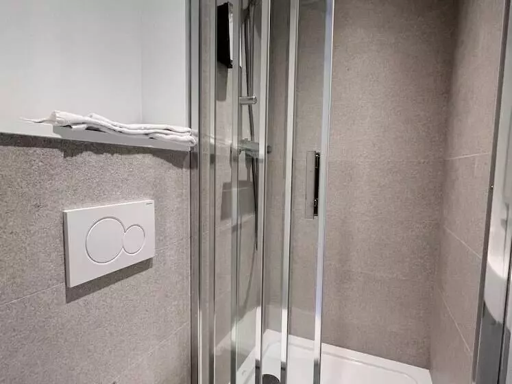 Hotelli Kyriad Direct Narbonne Sud