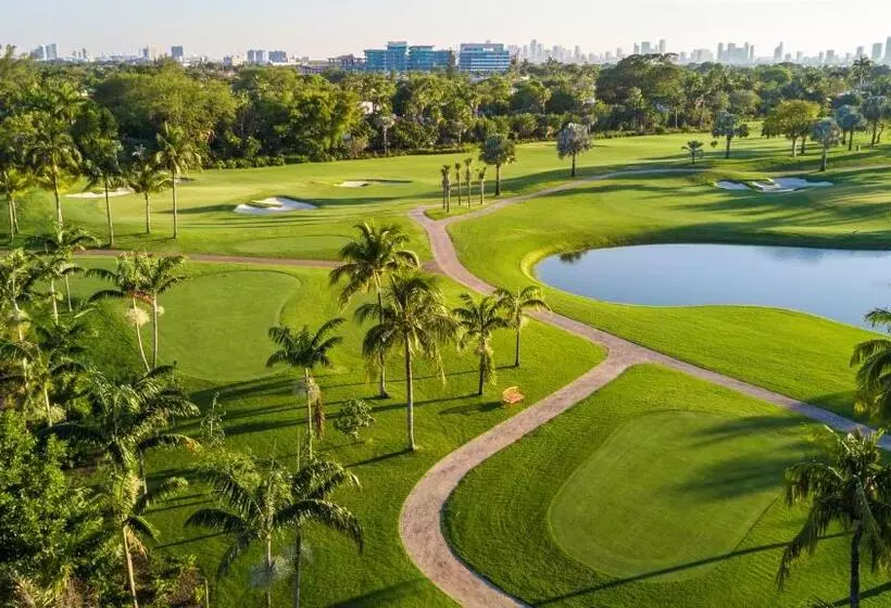 Luxurious Private Condo At 1 Hotel & Homes   1545