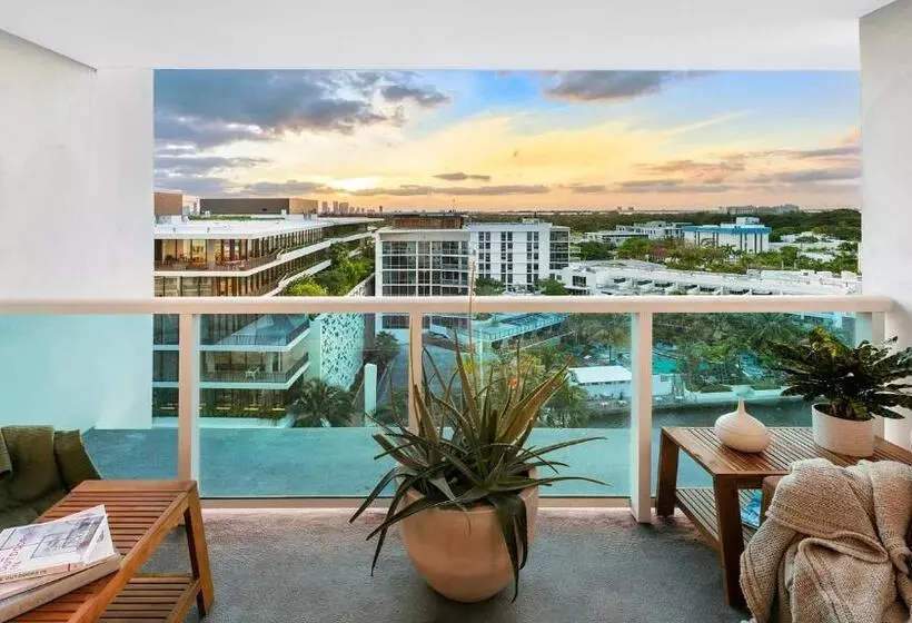 Luxurious Private Condo At 1 Hotel & Homes   1545