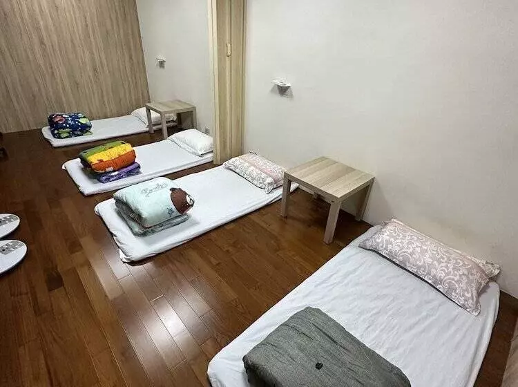 هتل 枋寮枋居背包客棧fang Ju Backpackers