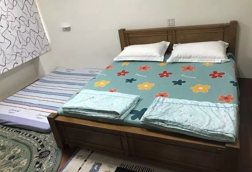 هتل 枋寮枋居背包客棧fang Ju Backpackers