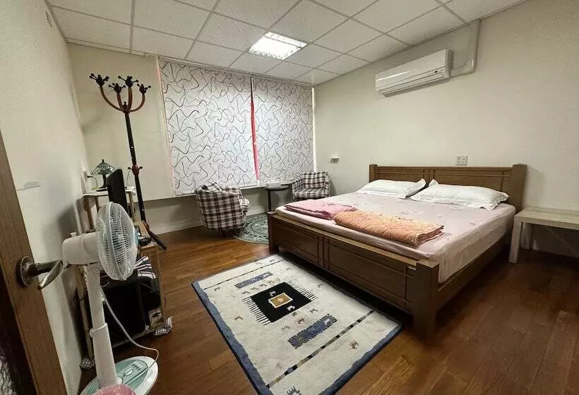 هتل 枋寮枋居背包客棧fang Ju Backpackers