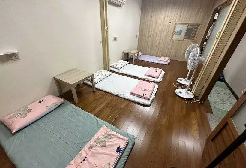 هتل 枋寮枋居背包客棧fang Ju Backpackers