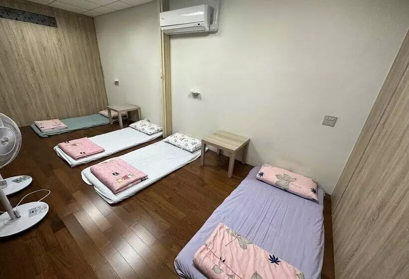 هتل 枋寮枋居背包客棧fang Ju Backpackers