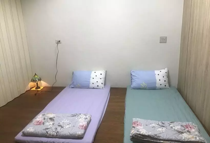 هتل 枋寮枋居背包客棧fang Ju Backpackers