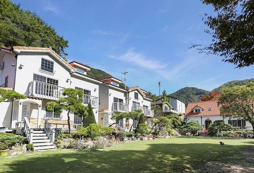 בית מלון כפרי Gurye Deulangil Pension