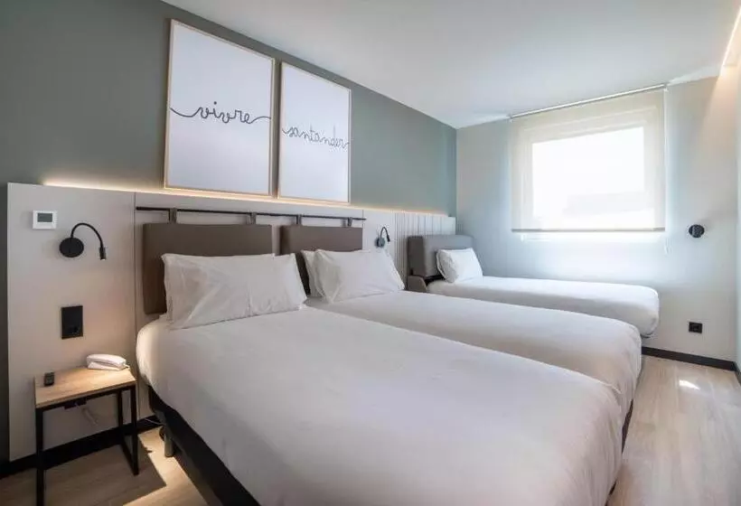 ホテル ibis Styles Santander