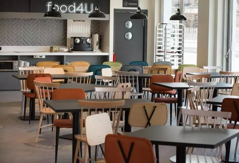 ホテル ibis Styles Santander