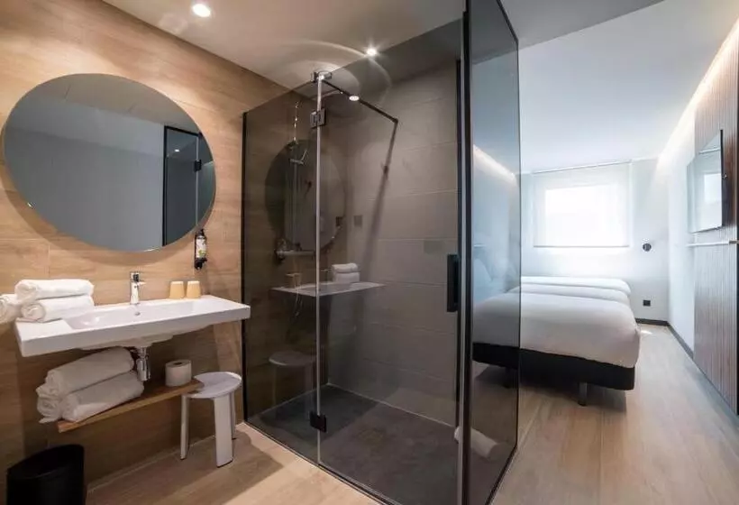 ホテル ibis Styles Santander