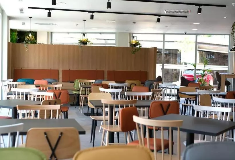 ホテル ibis Styles Santander