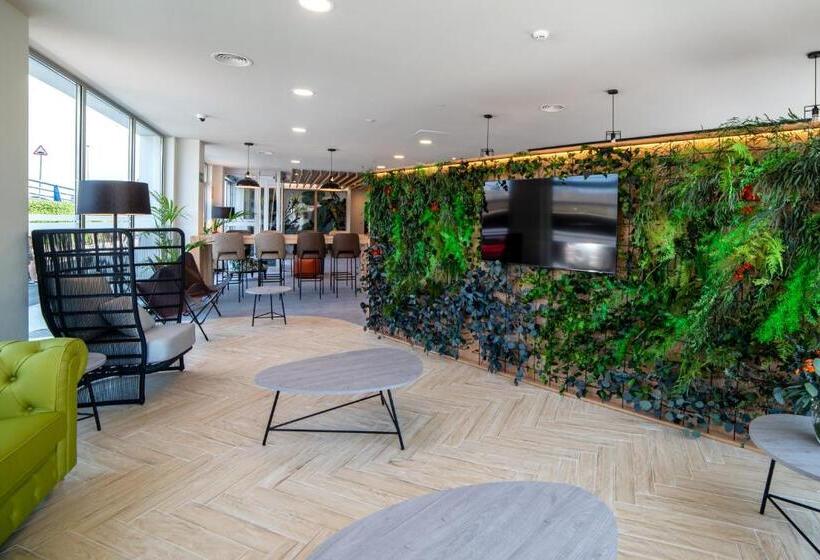 هتل ibis Styles Santander