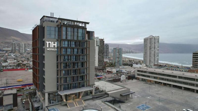 ホテル NH Iquique Pacifico