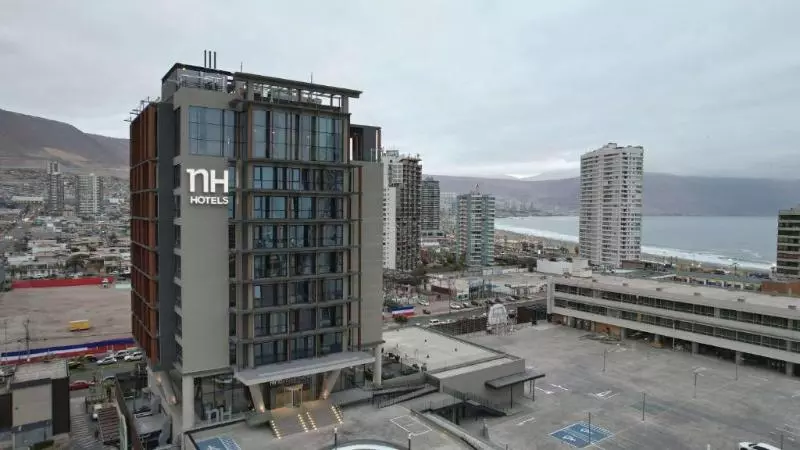 ホテル NH Iquique Pacifico