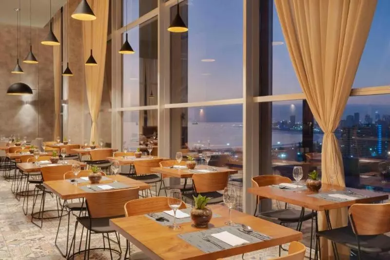 ホテル NH Iquique Pacifico