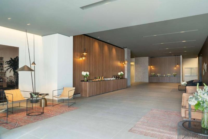 ホテル NH Iquique Pacifico