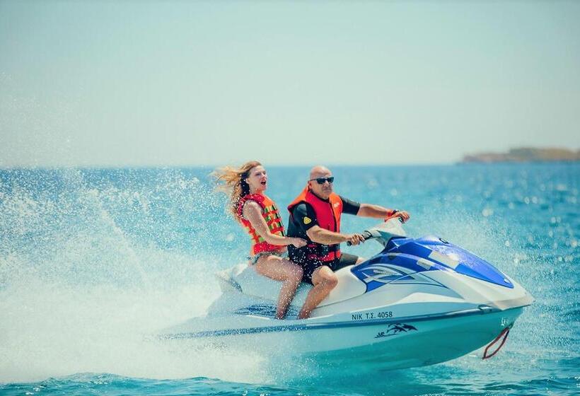 فندق Isla Brown Corinthia Resort & Spa, Curio Collection Hilton