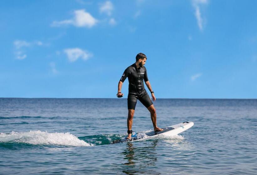 فندق Isla Brown Corinthia Resort & Spa, Curio Collection Hilton