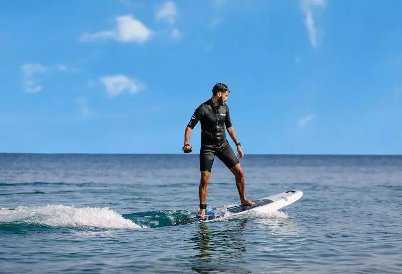 Hotelli Isla Brown Corinthia Resort & Spa, Curio Collection Hilton