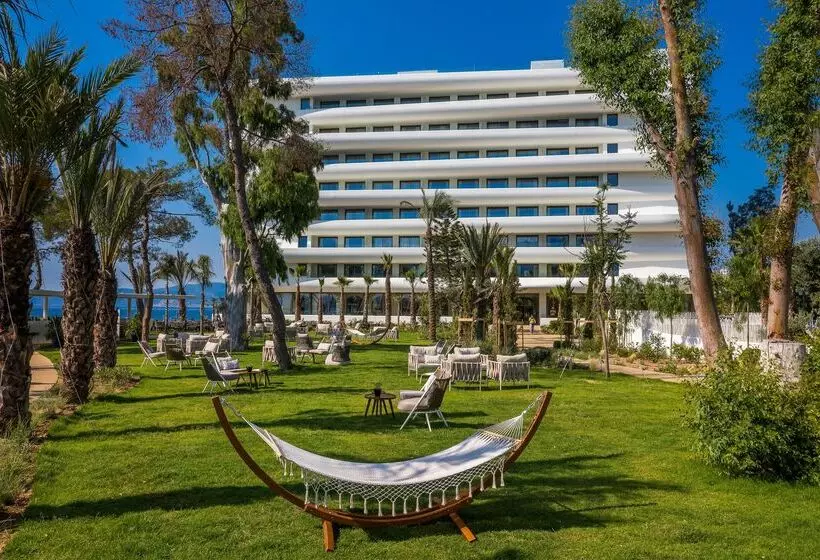 Hotelli Isla Brown Corinthia Resort & Spa, Curio Collection Hilton