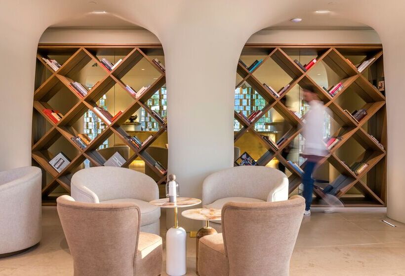 فندق Isla Brown Corinthia Resort & Spa, Curio Collection Hilton