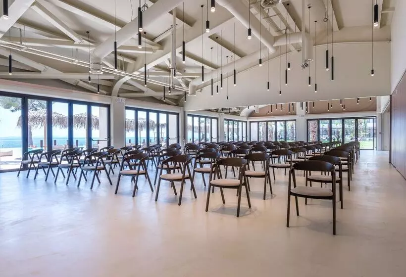 Hotelli Isla Brown Corinthia Resort & Spa, Curio Collection Hilton