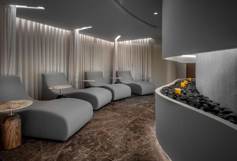 فندق Isla Brown Corinthia Resort & Spa, Curio Collection Hilton