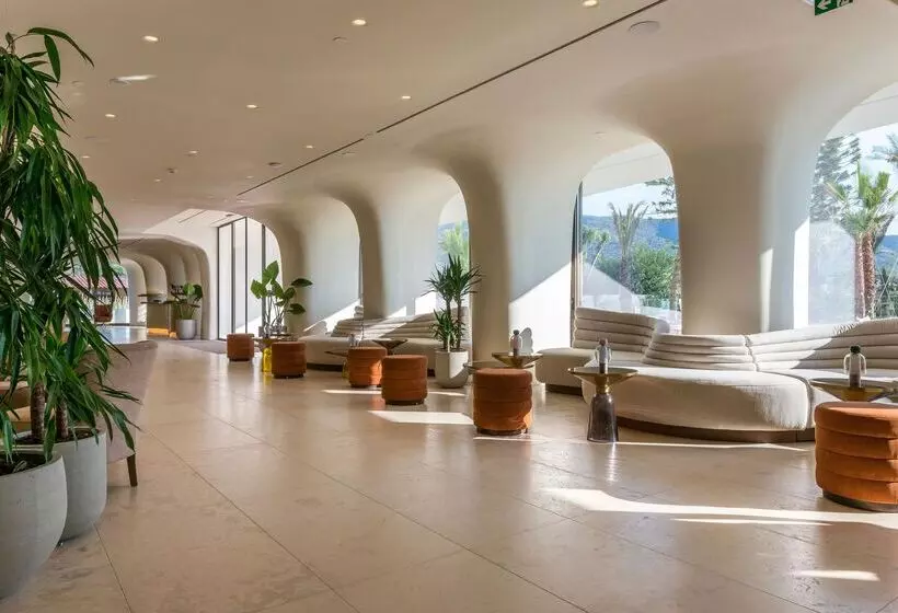 Hotelli Isla Brown Corinthia Resort & Spa, Curio Collection Hilton