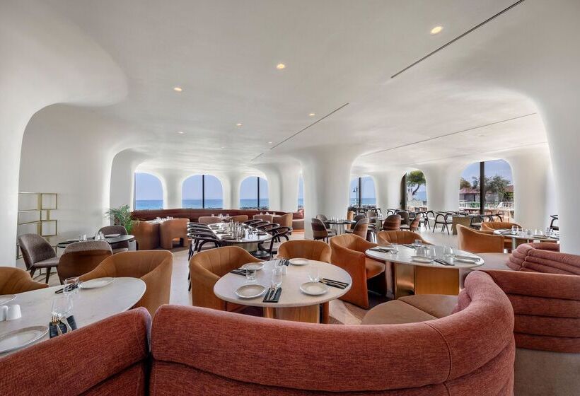 فندق Isla Brown Corinthia Resort & Spa, Curio Collection Hilton