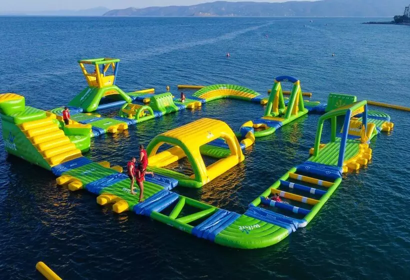 Hotelli Isla Brown Corinthia Resort & Spa, Curio Collection Hilton