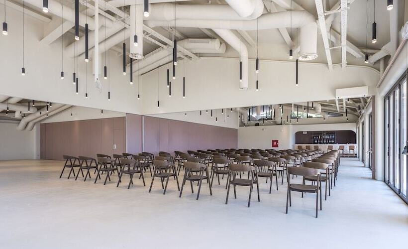 فندق Isla Brown Corinthia Resort & Spa, Curio Collection Hilton