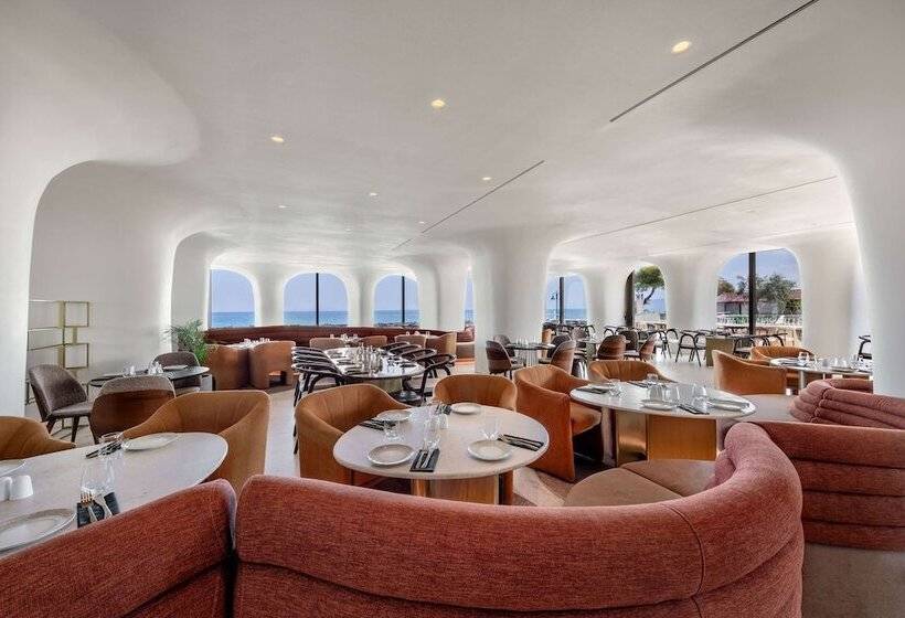 فندق Isla Brown Corinthia Resort & Spa, Curio Collection Hilton