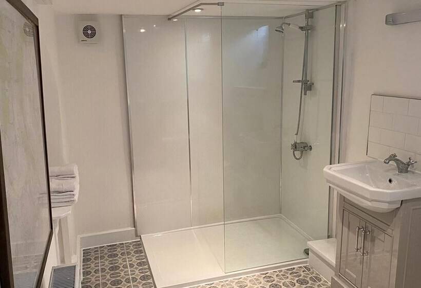 Beautiful Peak District Cottage With Hot Tub