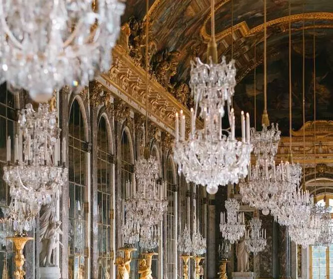 هتل Airelles Château De Versailles, Le Grand Contrôle