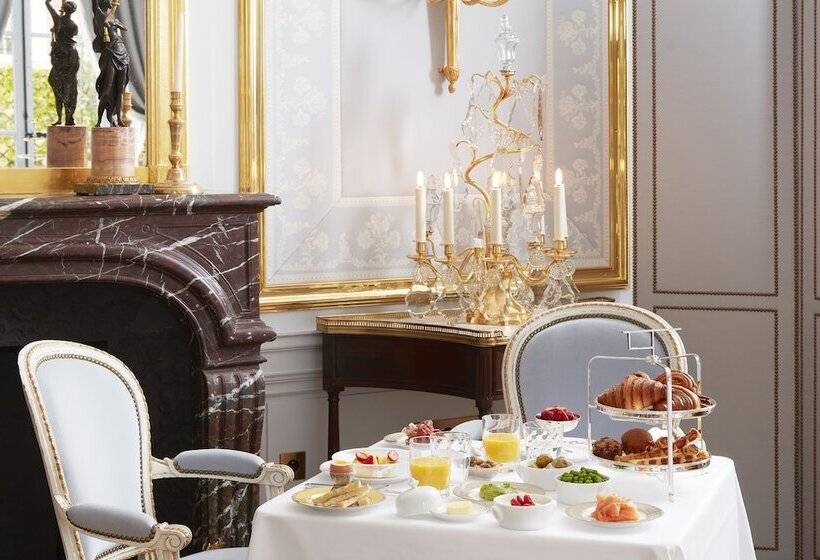 هتل Airelles Château De Versailles, Le Grand Contrôle