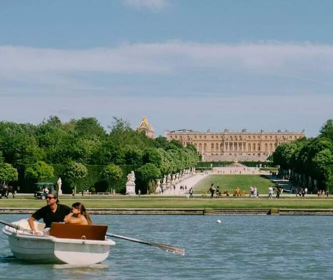 هتل Airelles Château De Versailles, Le Grand Contrôle