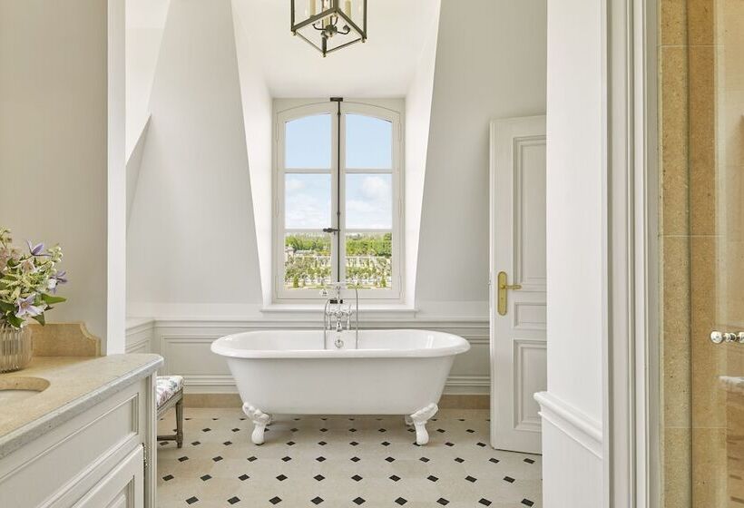 هتل Airelles Château De Versailles, Le Grand Contrôle