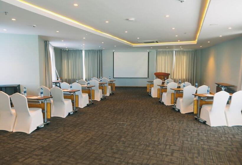 هتل Giraffe Beach