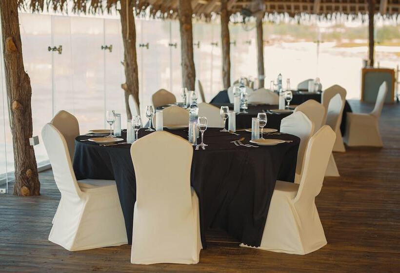 هتل Giraffe Beach