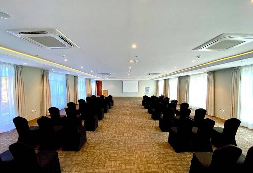 هتل Giraffe Beach