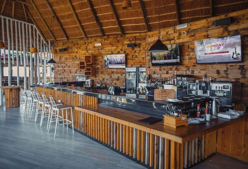 هتل Giraffe Beach