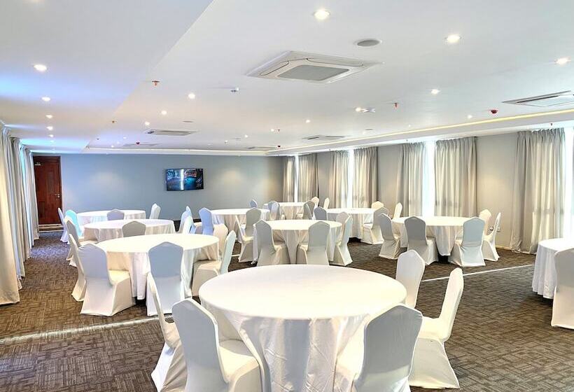 هتل Giraffe Beach