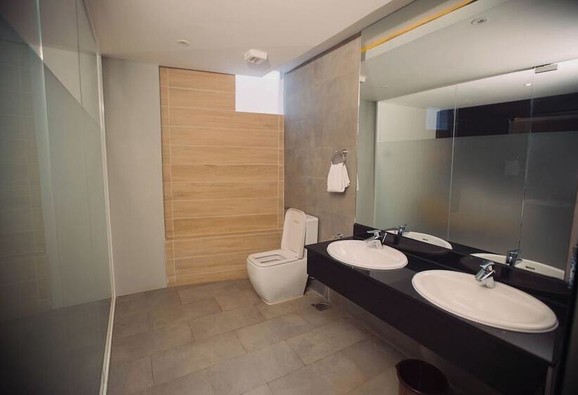 هتل Giraffe Beach